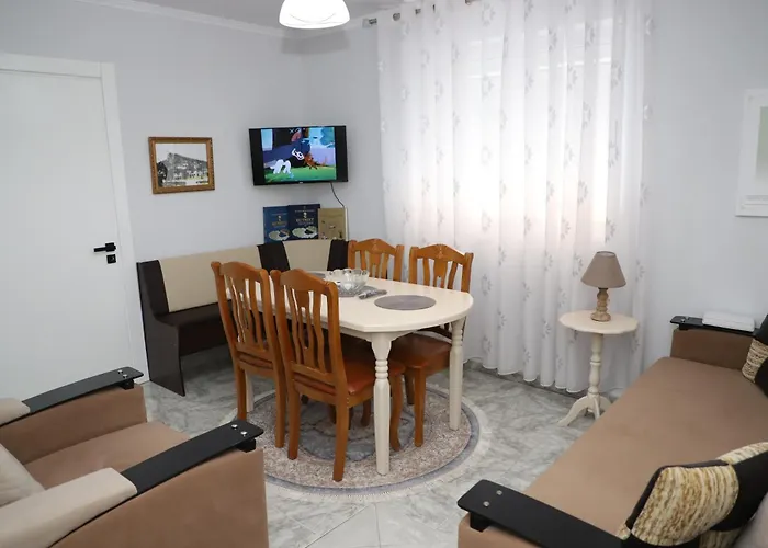 Robert Apartament Center
