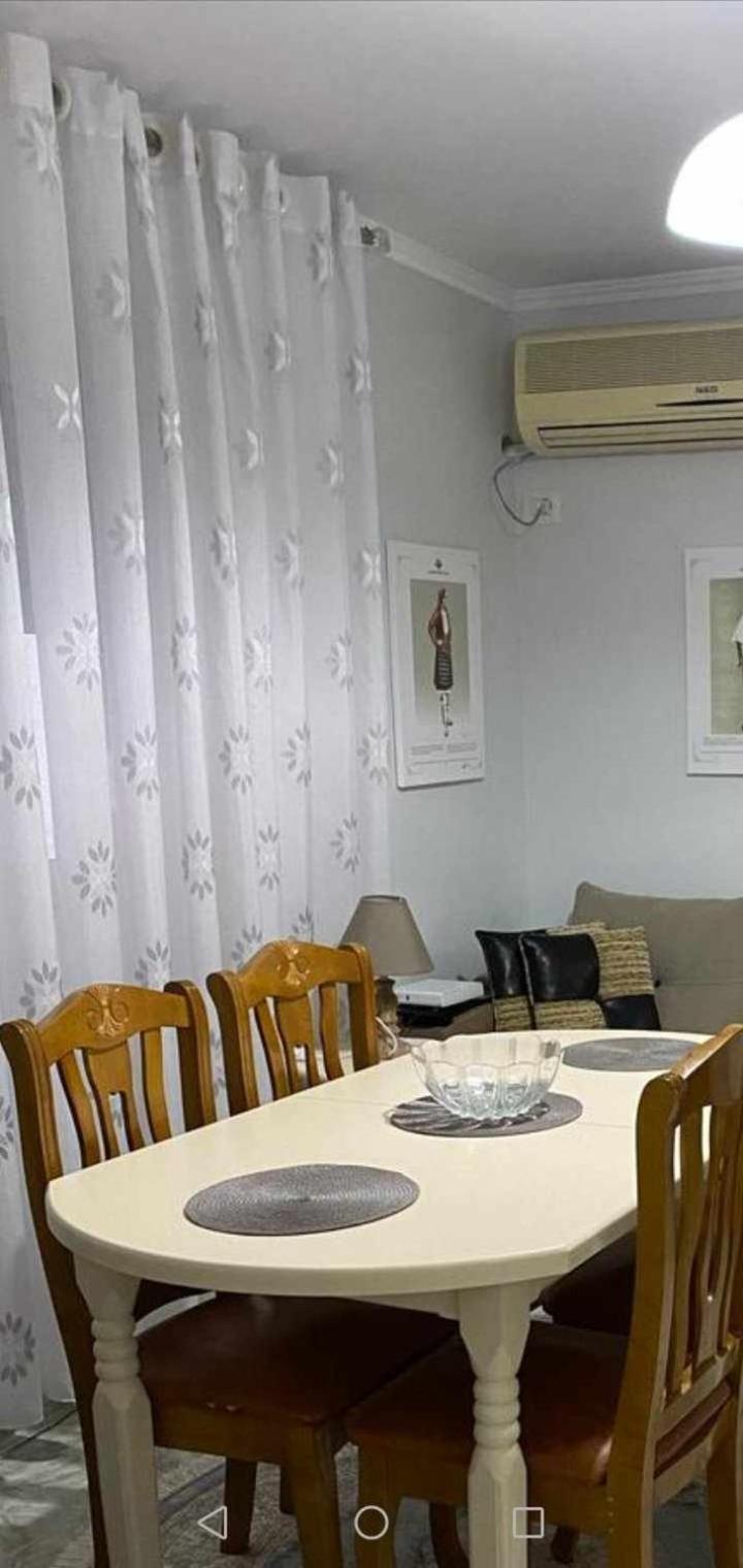 Robert Center Berat