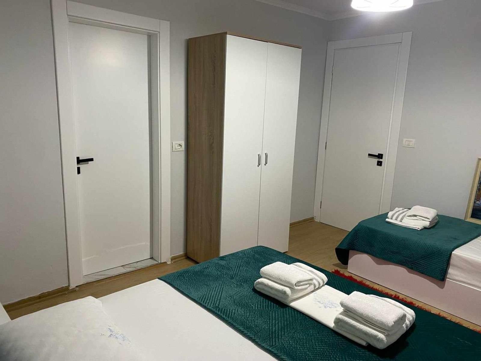 Robert Center Apartment *
