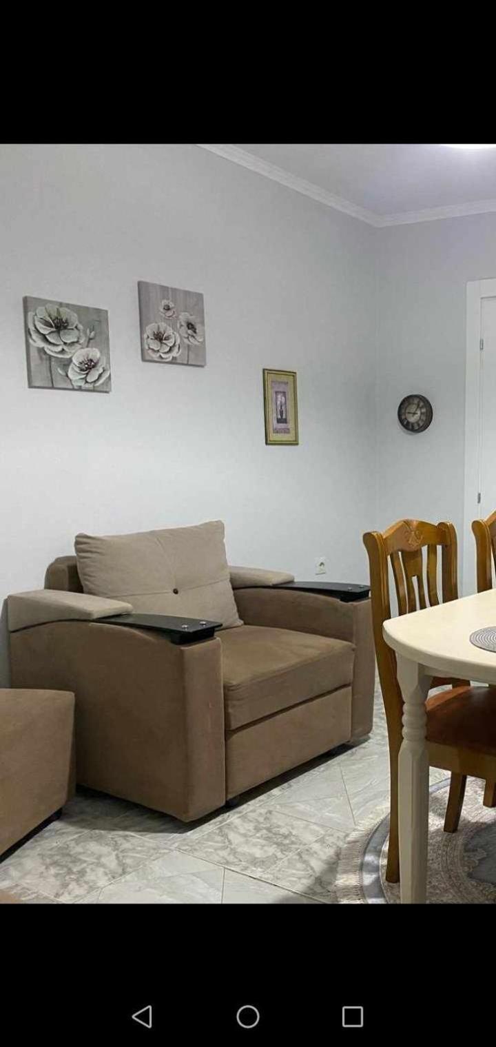 Apartment Robert Center *