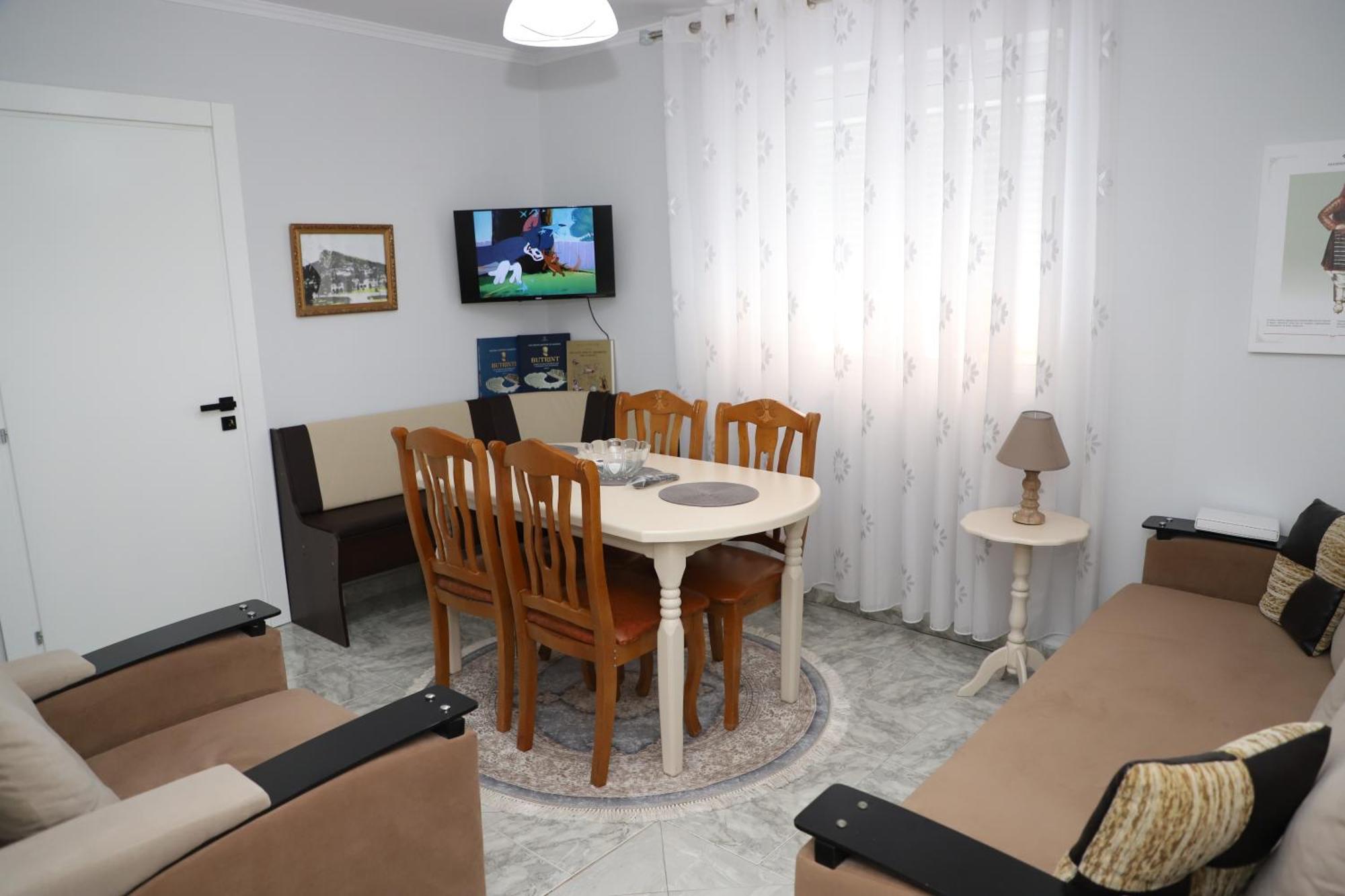 Robert Center Berat