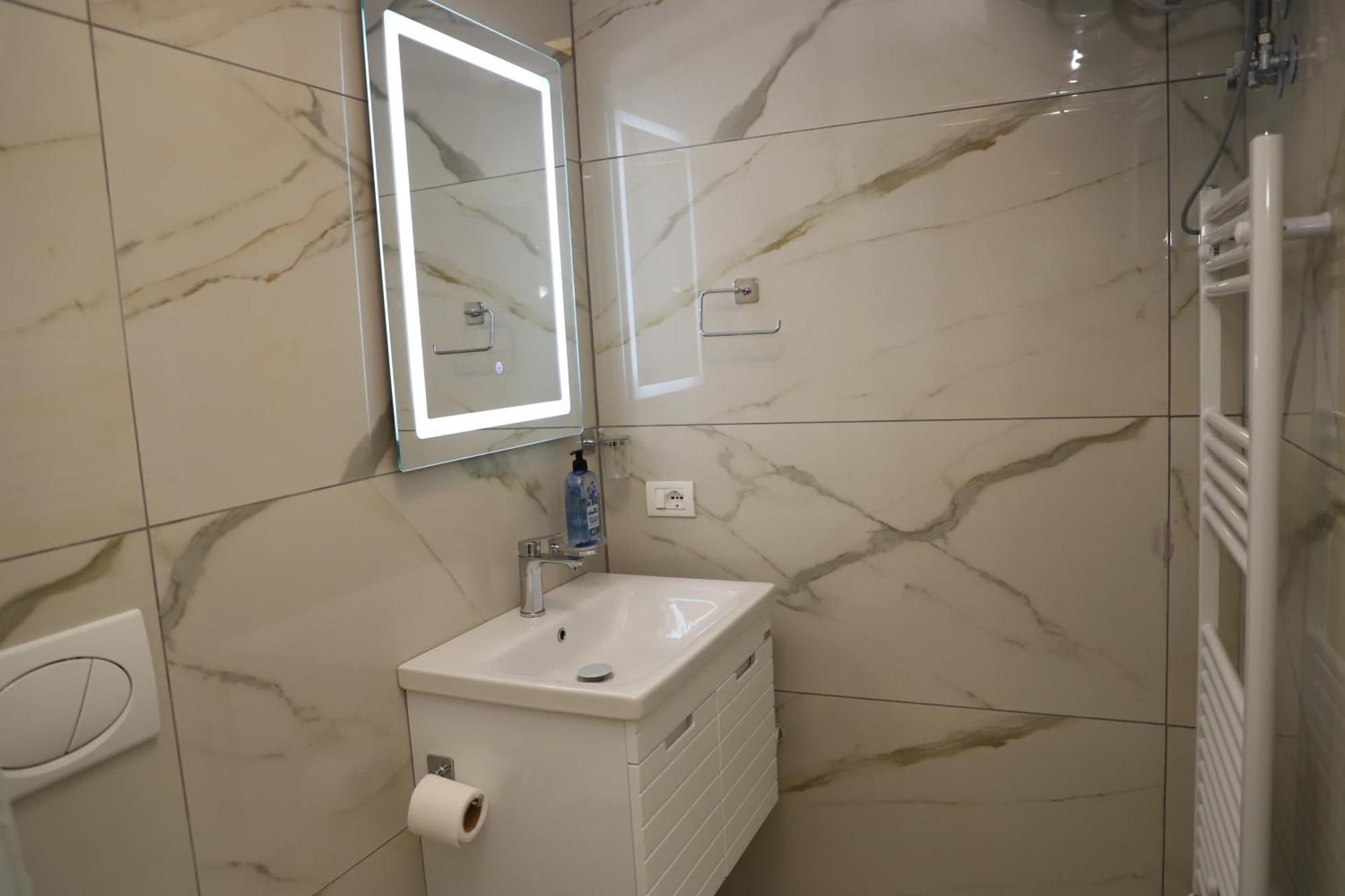 Apartment Robert Center Berat