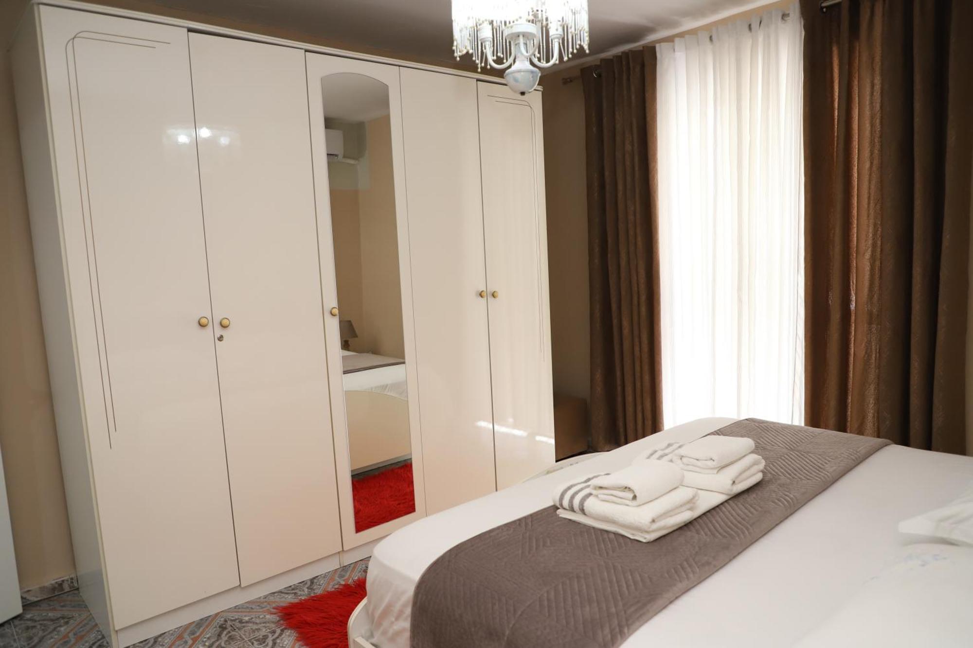 Robert Center Apartment