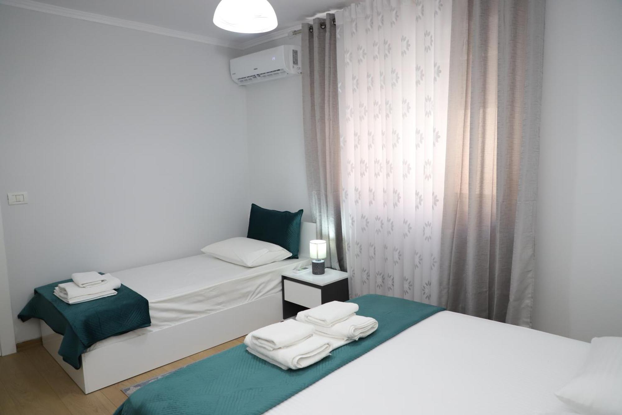Robert Center Apartment *