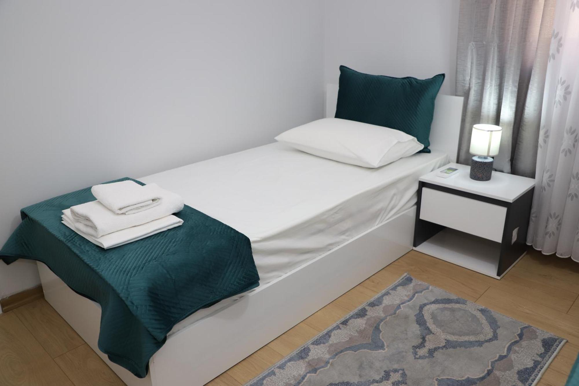 Apartment Robert Center